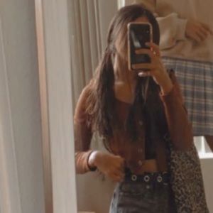 Meet your Posher, Chloe